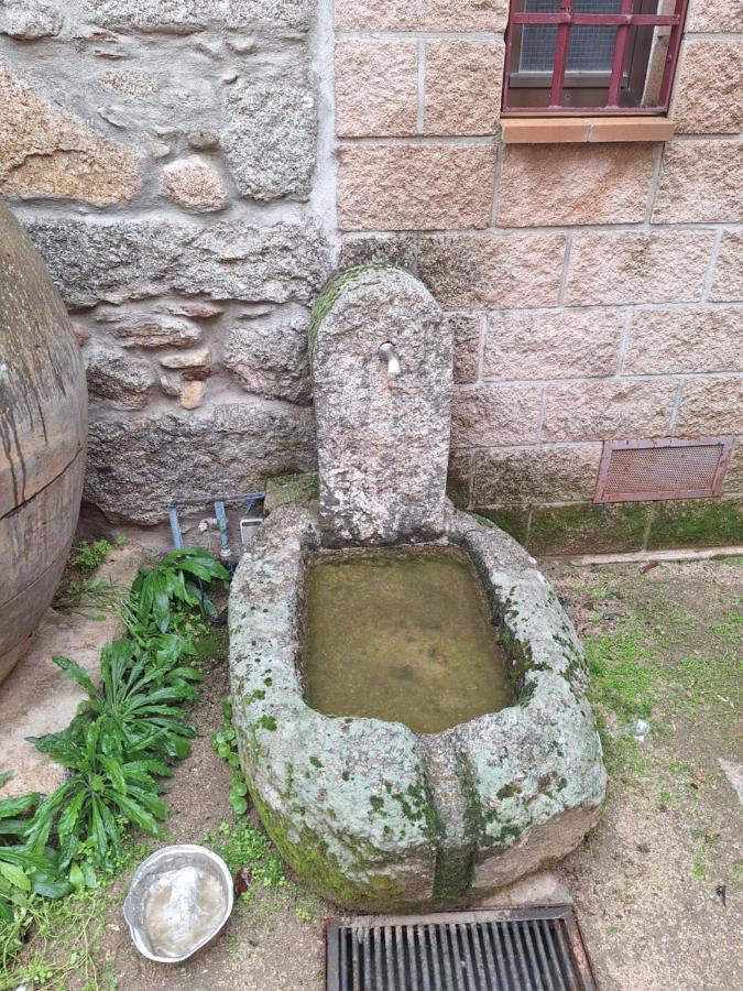 Hostal El Patio Restaurante San Bartolomé de Pinares Exterior foto