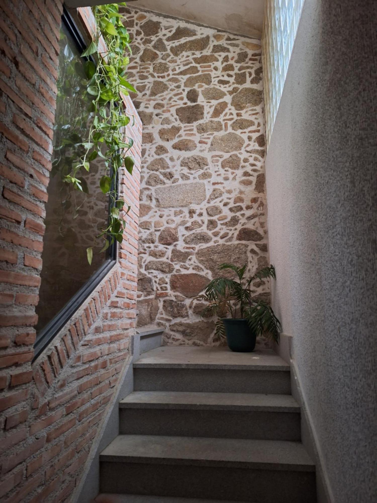 Hostal El Patio Restaurante San Bartolomé de Pinares Exterior foto
